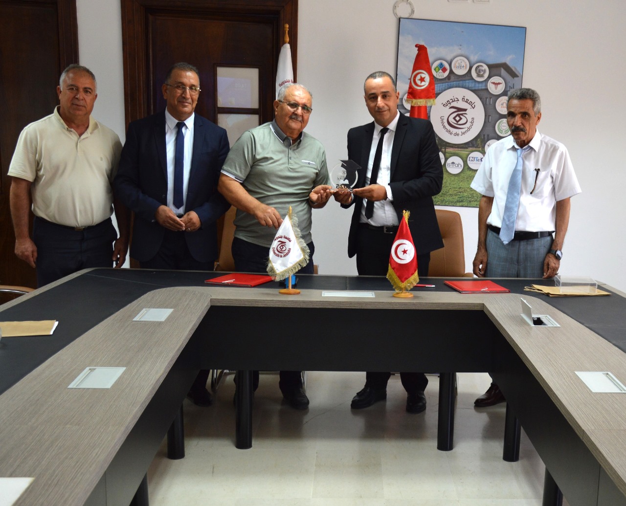 جندوبة: توقيع اتفاقية تعاون بين جامعة جندوبة والجمعية التونسية لخريجي المعاهد والجامعات السوفياتية