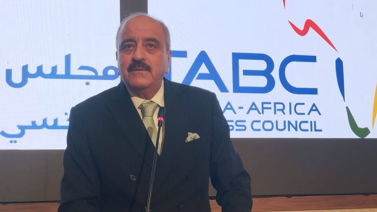 مجلس الأعمال التونسي الإفريقي: حفل استقبال على شرف رؤساء البعثات الدبلوماسية التونسية بالخارج.
