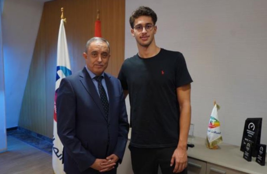 اتصالات تونس تكرّم البطل العالمي أحمد الجوادي اعترافًا بتميّزه الدولي