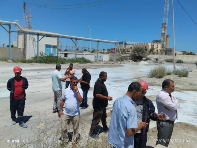 قابس: تكوين لجنة متابعة لرصد عمليات سكب المياه الصناعية المستعملة في مجاري الأودية وفي السباخ والبحر