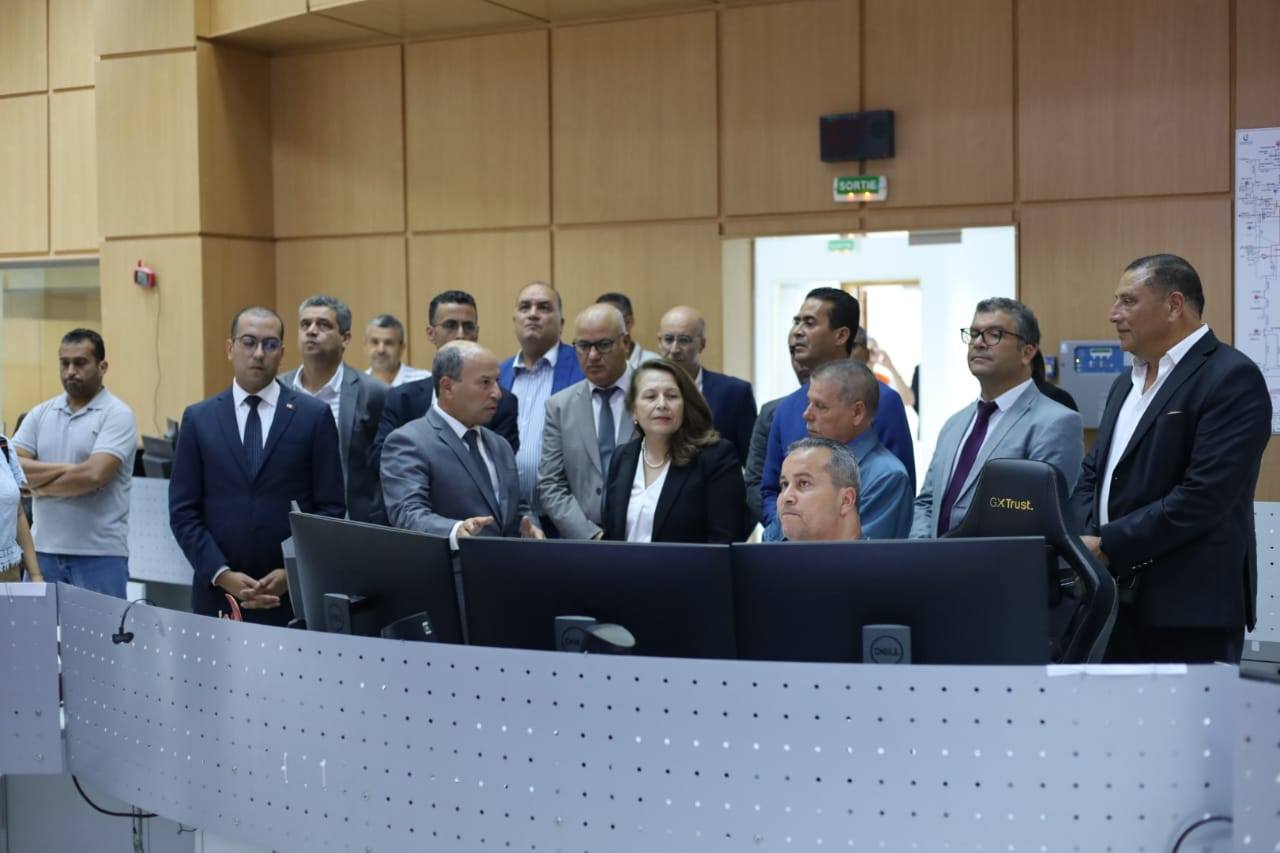 وزيرة الصناعة في زيارة عمل للمركز الوطني لقيادة النظام الكهربائي.