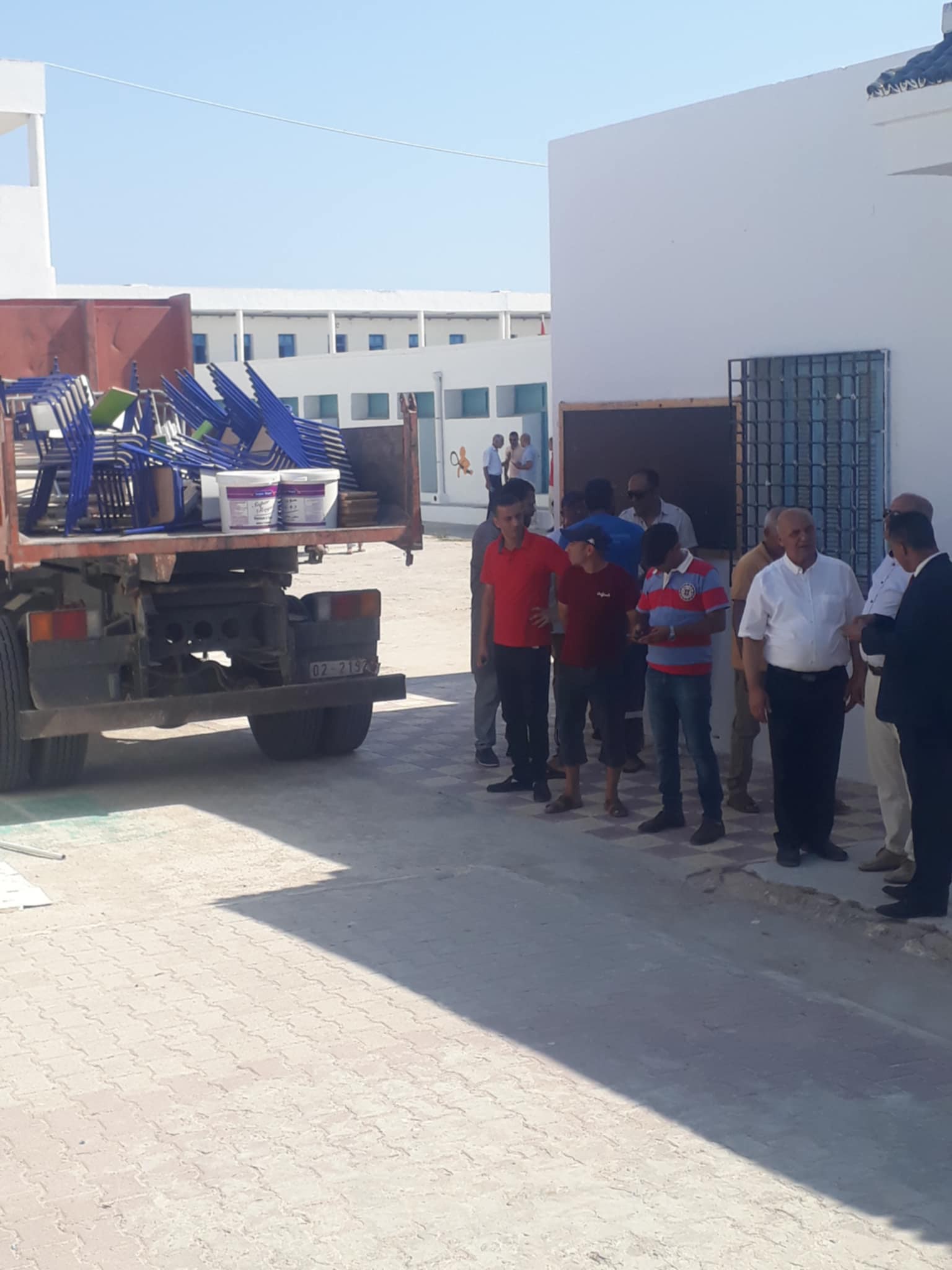 انطلاق الحملة الجهوية لنظافة و صيانة المؤسسات التربوية بالمدرسة الإعدادية الزاوية القصيبة و الثريات اليوم
