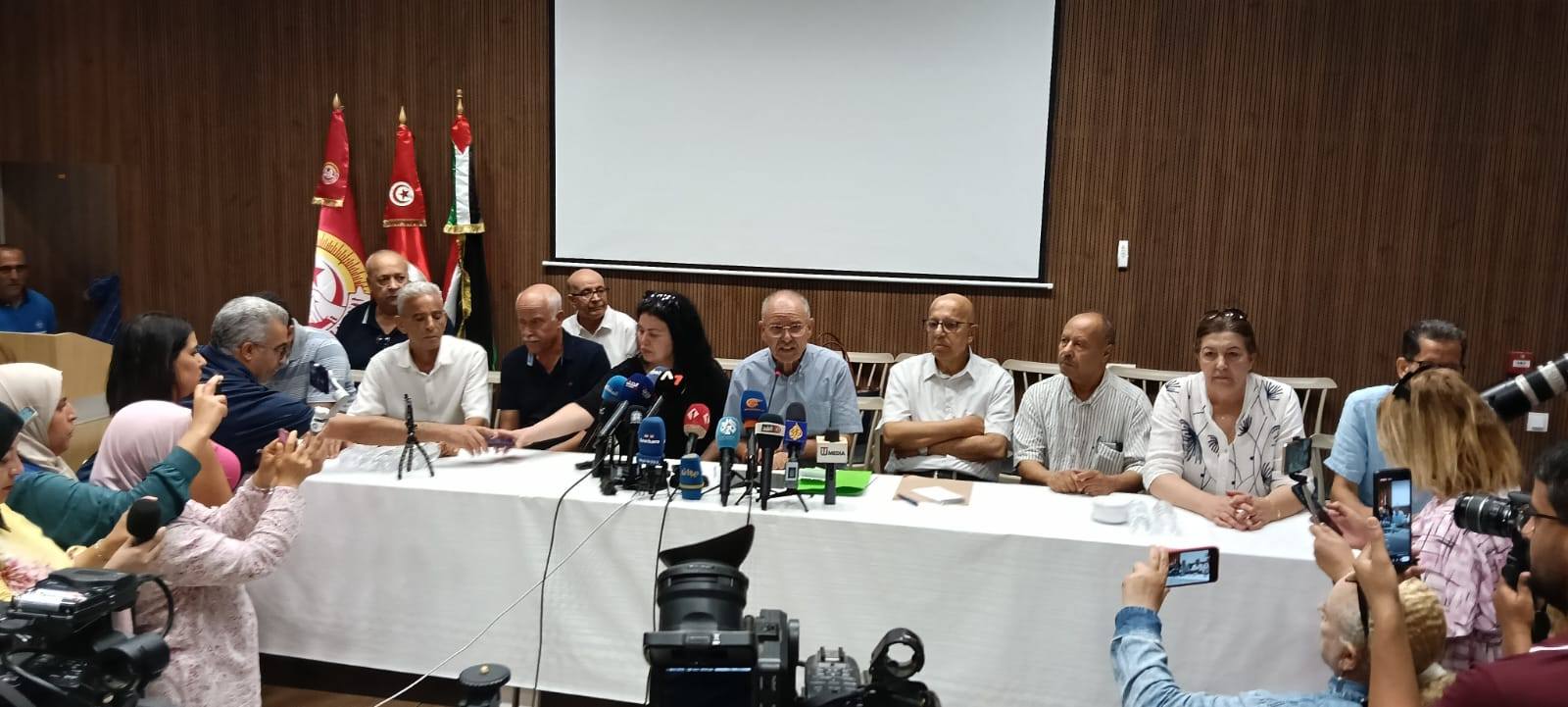 نور الدين الطبوبي يدعو كل من لديه ملفات فساد تتعلق بالمنظمة الشغيلة الى تقديمها للقضاء. 