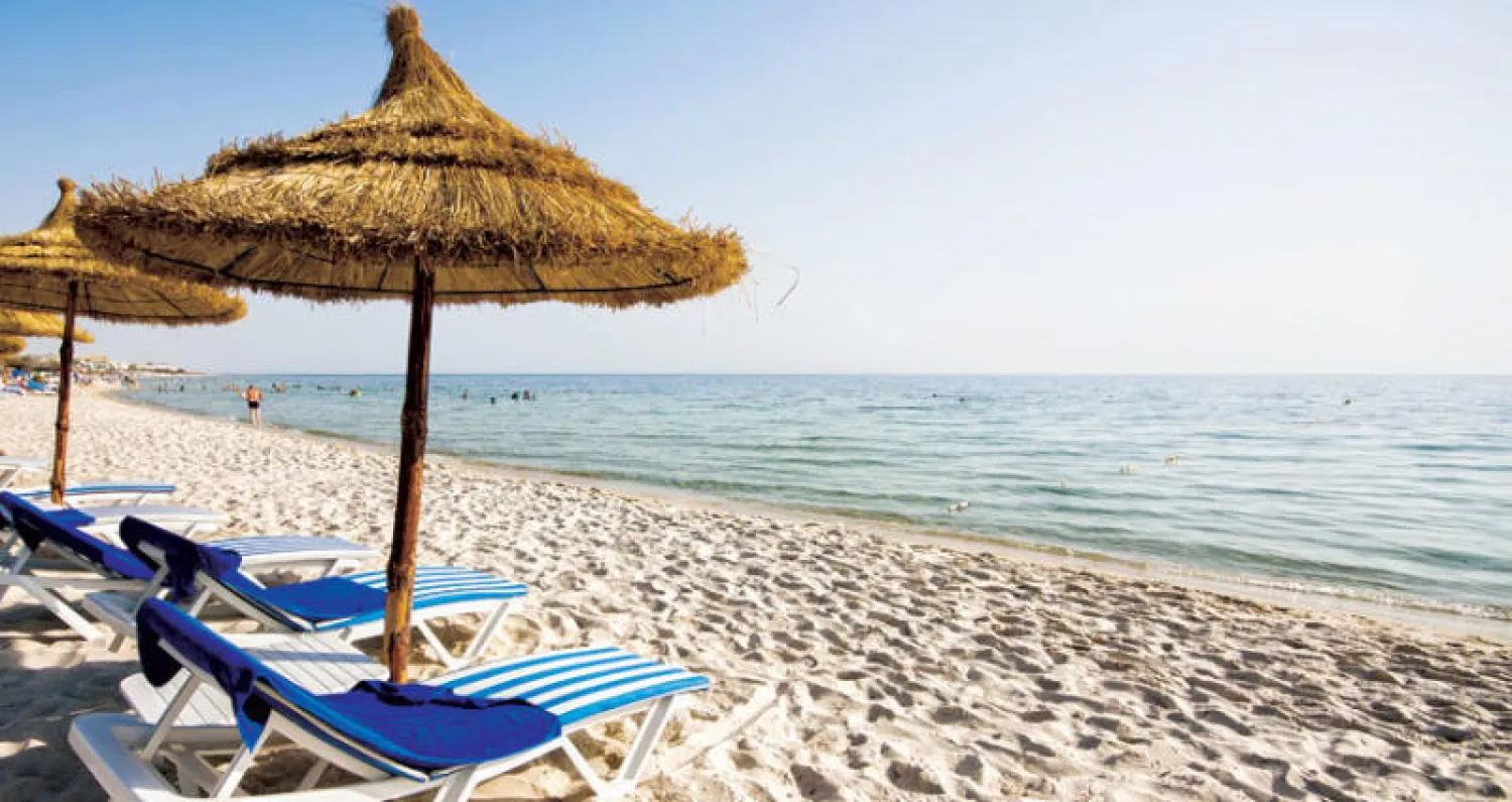 وزير السياحة يستقبل رئيسة جامعة النزل ورئيس جامعة وكالات الأسفار 