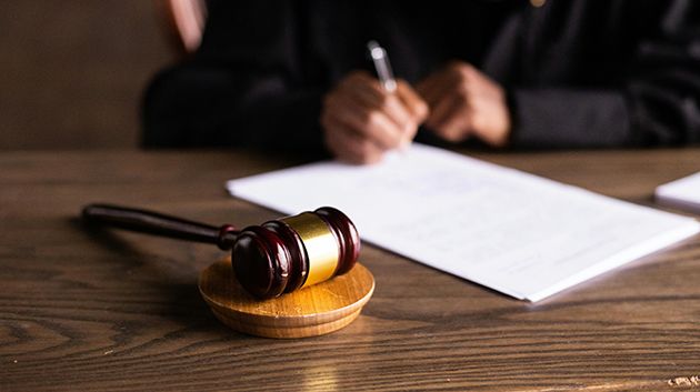 إصدار 8 بطاقات إيداع بالسجن في حق المشتبه به في قضية التلاعب ببطاقات التوجيه الجامعي