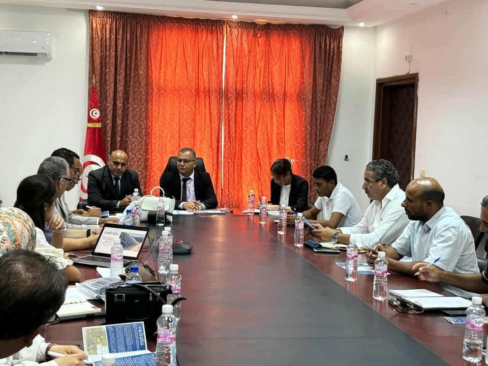 قابس: عرض نتائج دراسة الآثار البيئية والاجتماعية لمشروع توليد الطاقة الشمسية الكهروضوئية المزمع إنجازه في المهاملة بمنزل الحبيب
