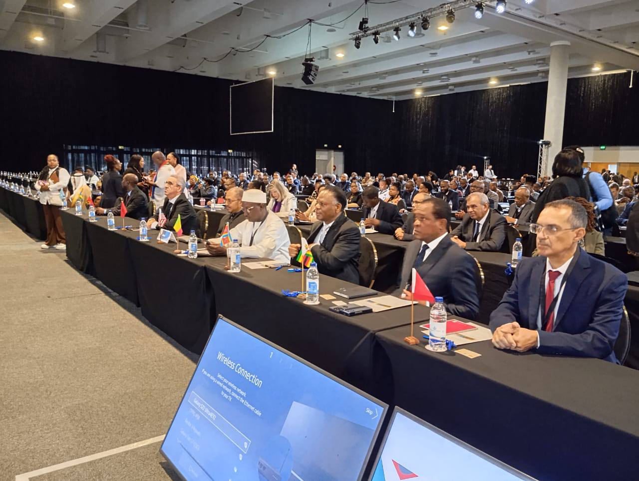 وزير الفلاحة والموارد المائية والصيد البحري يشارك في قمة الاستثمار في المياه بأفريقيا 2025.