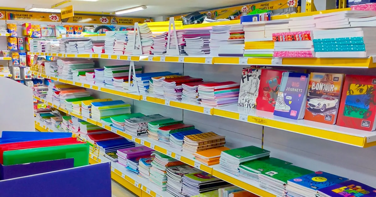قائمة الكتب والكراسات المطلوبة في المرحلة الثانوية
