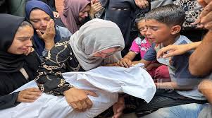 العدوان الصهيوني على غزة : استشهاد 11 فلسطينيا في قصف صهيوني على خيام النازحين