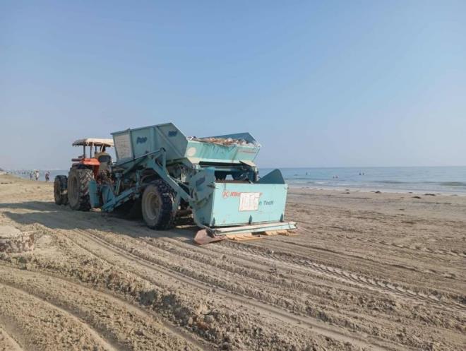 قابس: تواصل انجاز برنامج التنظيف الآلي واليدوي للشواطئ