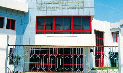 باحثون تونسيون  في مخبر النسيج بقصر هلال يبتكرون جوارب تُسهِّل الحركة لذوي الاحتياجات الخاصة
