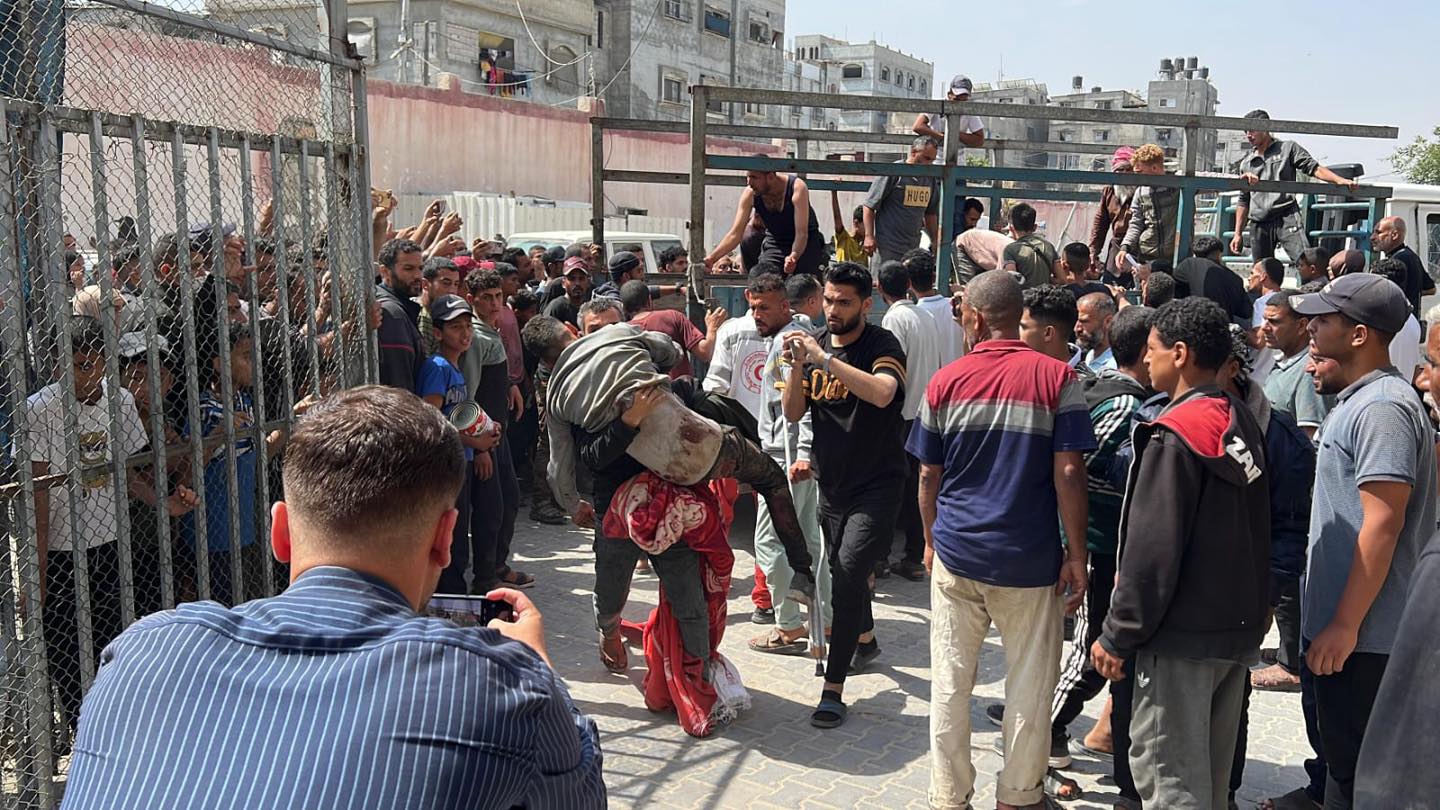 قطاع غزة: استشهاد 3 فلسطينيين وإصابة آخرين من منتظري المساعدات