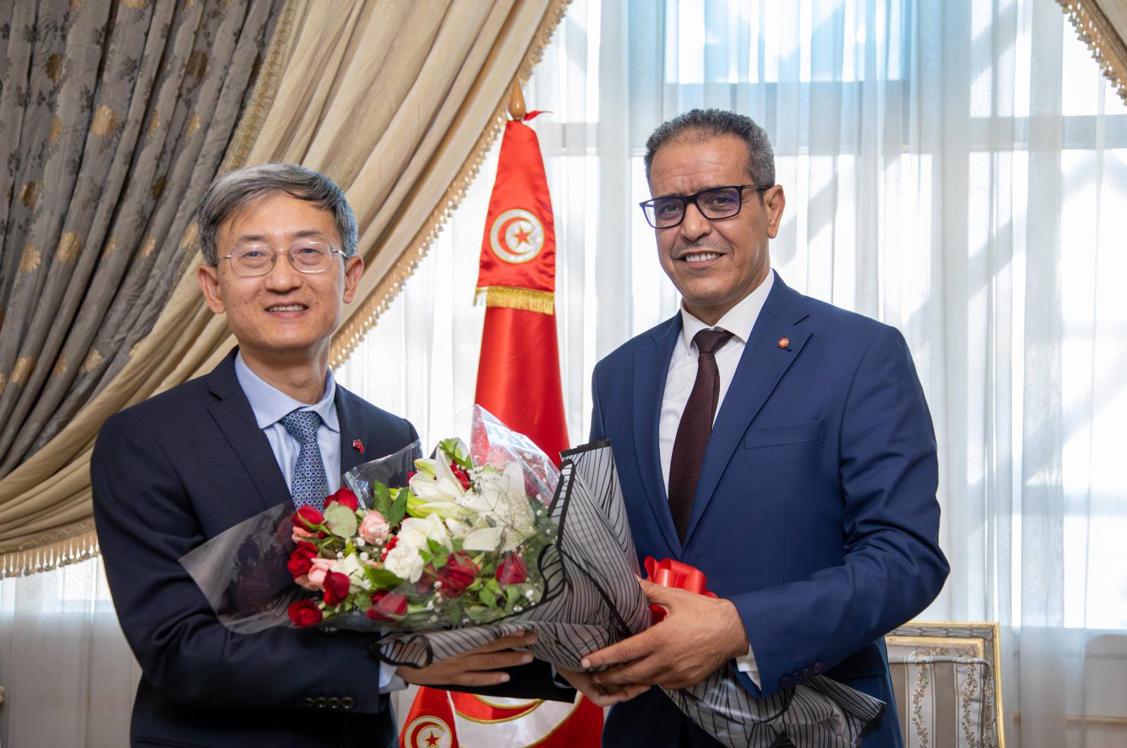 دعم الاستثمار الصيني في تونس وتوطيد التعاون في مختلف القطاعات أهم محاور لقاء الدربالي بالسفير الصيني