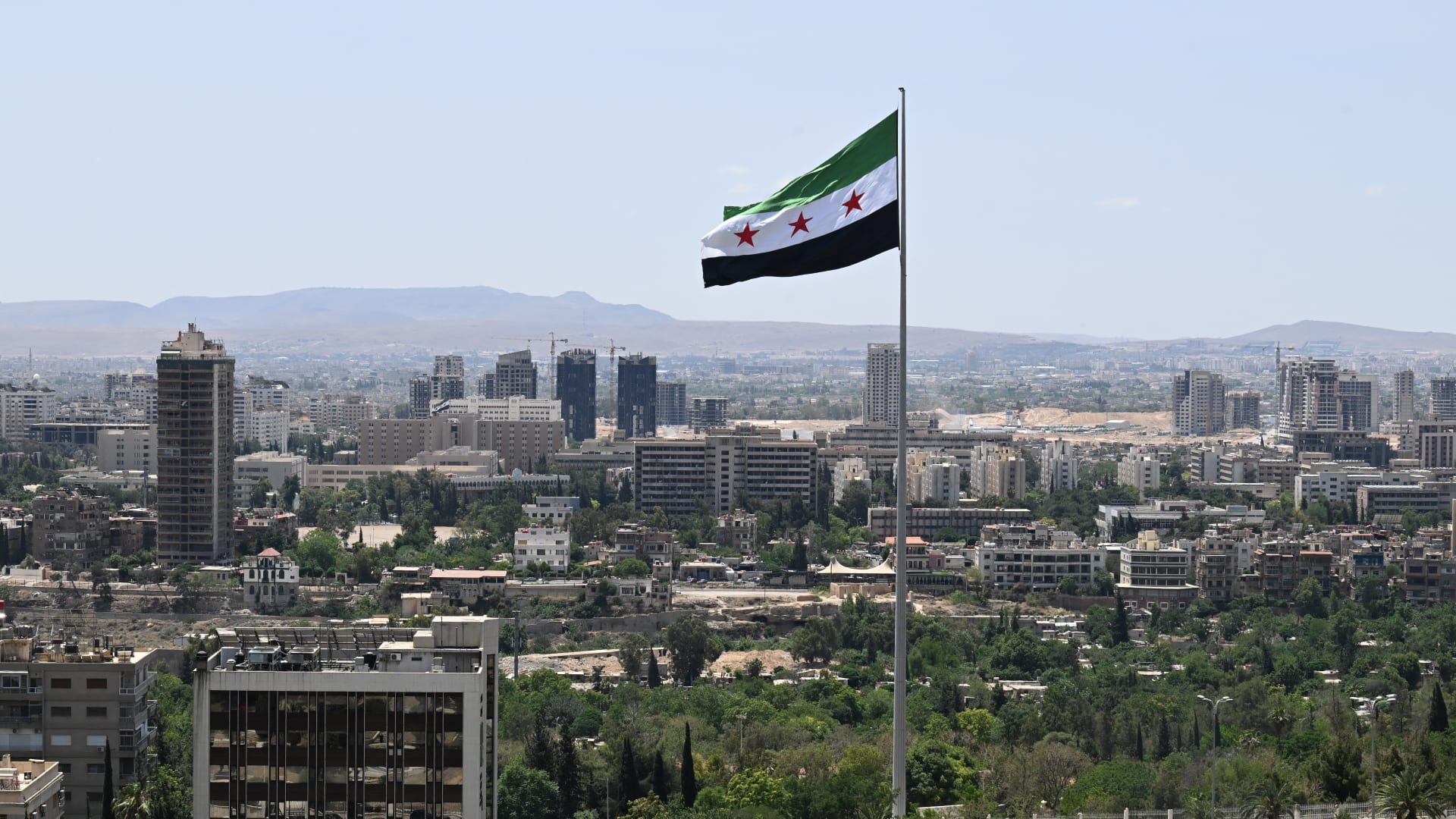 عدد المفقودين في سوريا منذ السبعينات قد يتجاوز 300 ألف (هيئة رسمية)