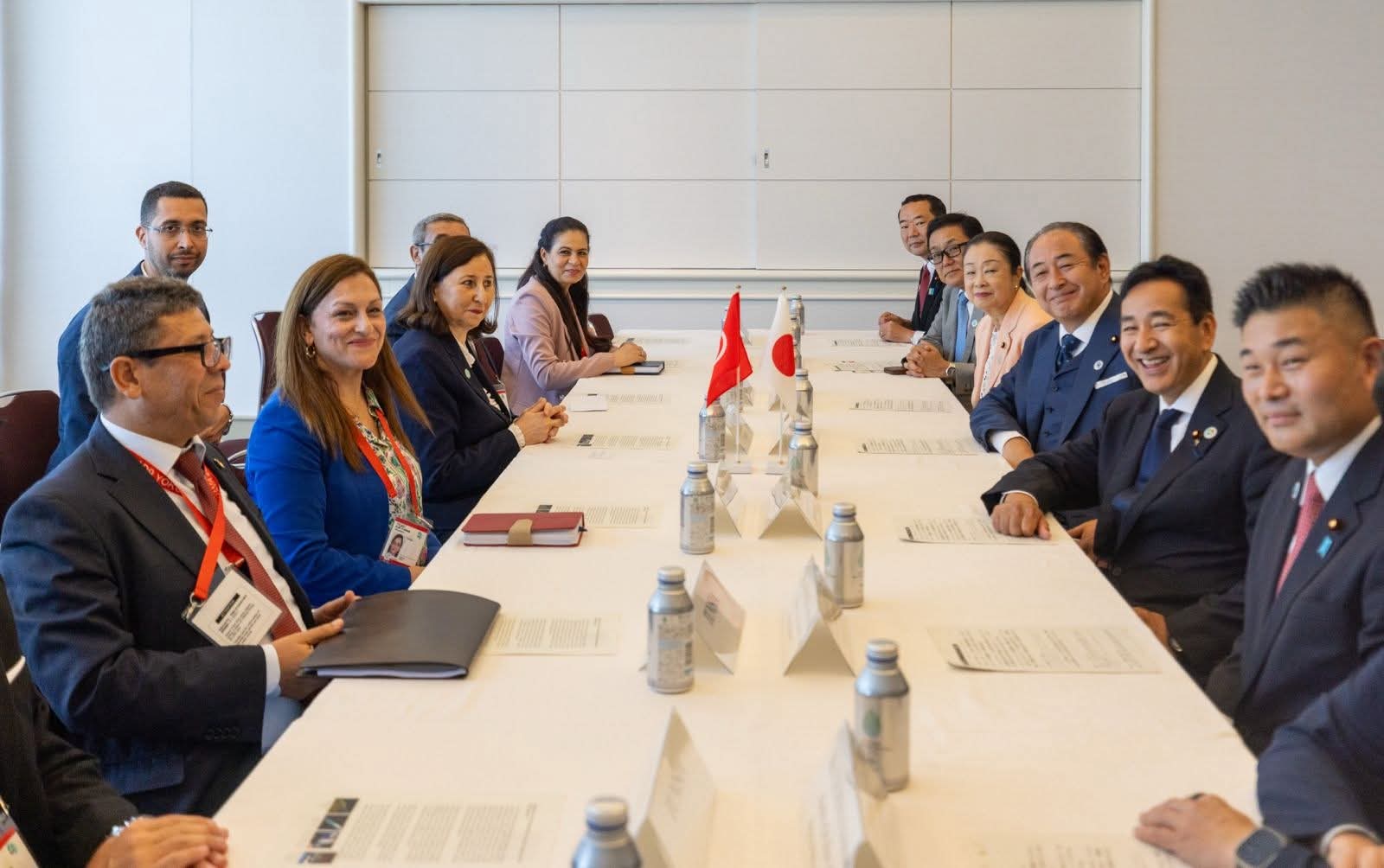 رئيسة الحكومة تلتقي بأعضاء البرلمان الياباني