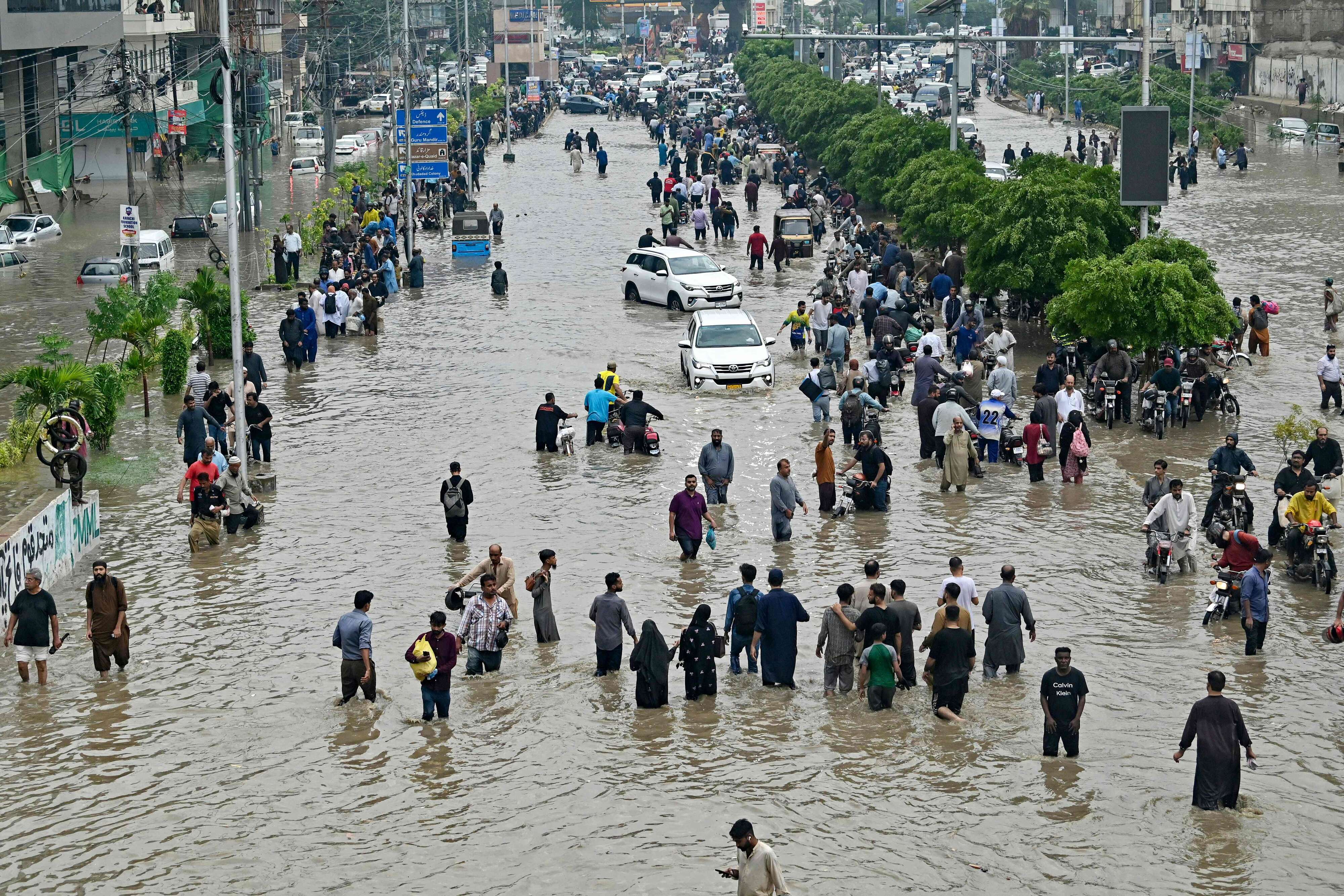 باكستان تحذر مواطنيها من حدوث فيضانات فى المناطق الحضرية مع ارتفاع حصيلة الوفيات إلى 749