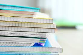مع اقتراب العودة المدرسية توفر الكتاب المدرسي والكراس بنوعيه المدعم والرفيع  