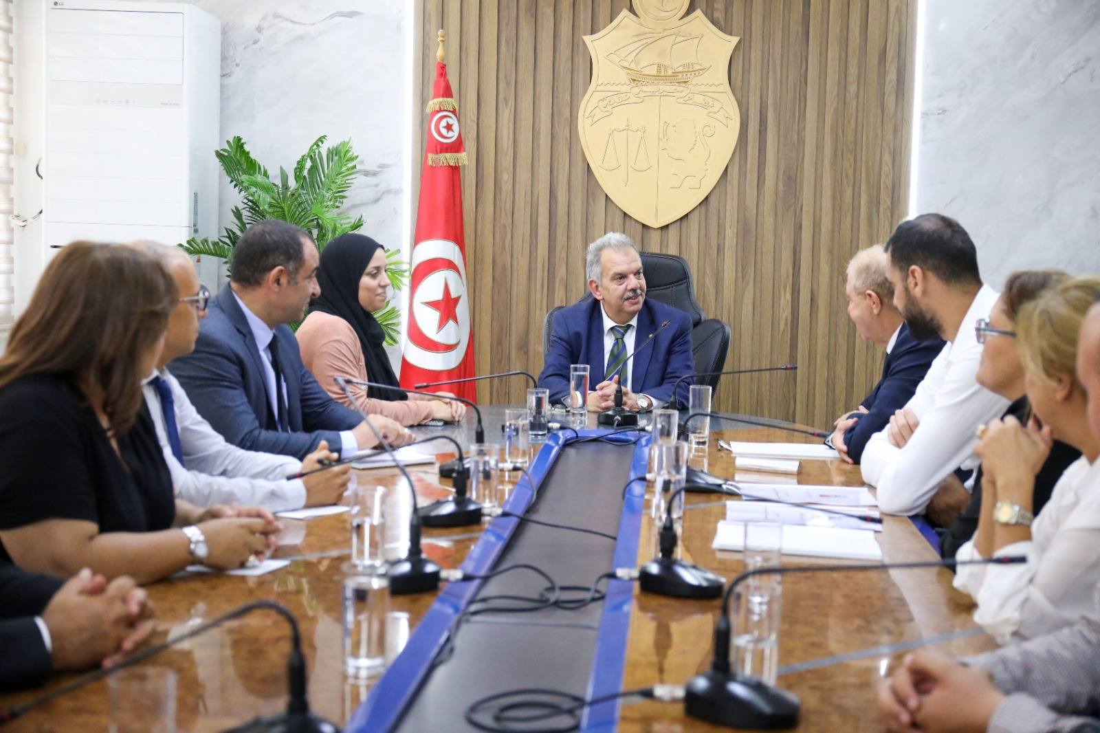 وزير الشباب والرياضة يستقبل أعضاء المكتب الجامعي الجديد لكرة السّلة