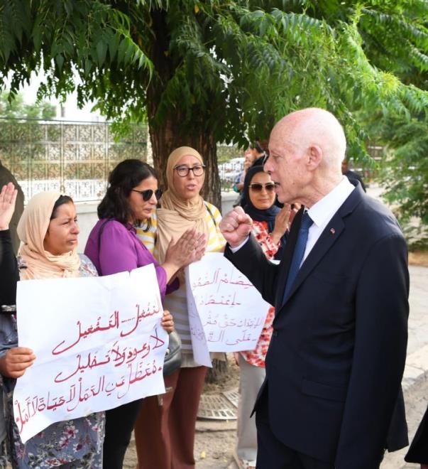 رئيس الدولة يجري حوارا مباشرا مع الدكاترة المعتصمين ويتعهد بايجاد حلول منصفة تضمن لهم حقهم في التشغيل