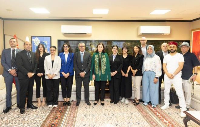 رئيسة الحكومة تلتقي بعدد من ابناء الجالية التونسية المقيمة باليابان