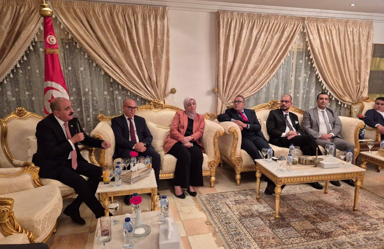  وزير الشؤون الخارجية يلتقي ثلّة من أبناء الجالية والكفاءات العليا التونسية المُقيمة بجـــدة