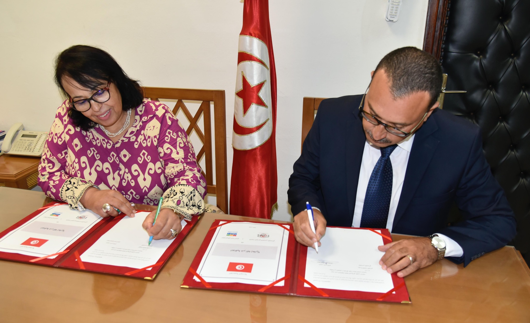 اتفاقية بين المركز البيداغوجي واتحاد التضامن الاجتماعي لتوفير الكتب المدرسية لأبناء العائلات المعوزة