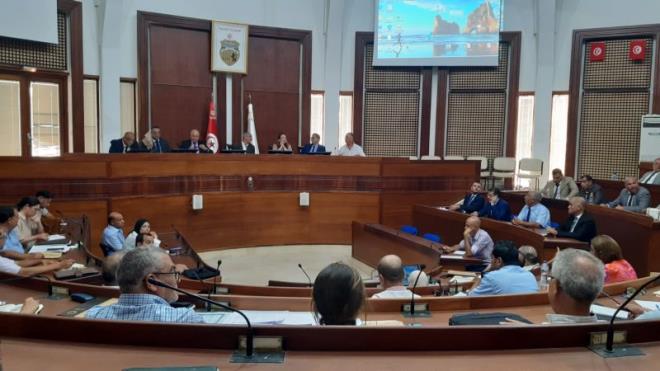 وزير البيئة يؤكد  الحرص على التعاون مع الصناعيين لايجاد حلول  لتطهير المياه الصناعية 