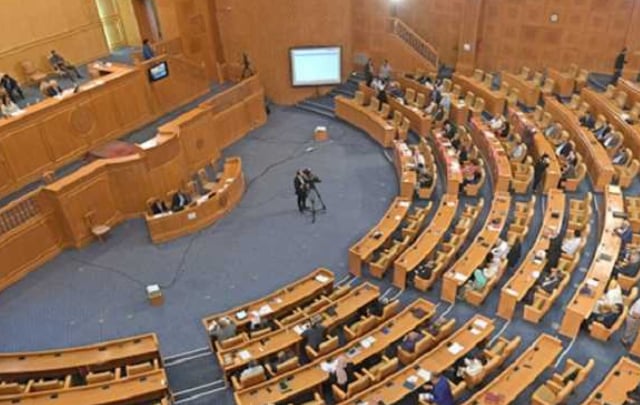 أسامة سحنون: لا يمكن مناقشة قانون الميزانية قبل مخطط التنمية