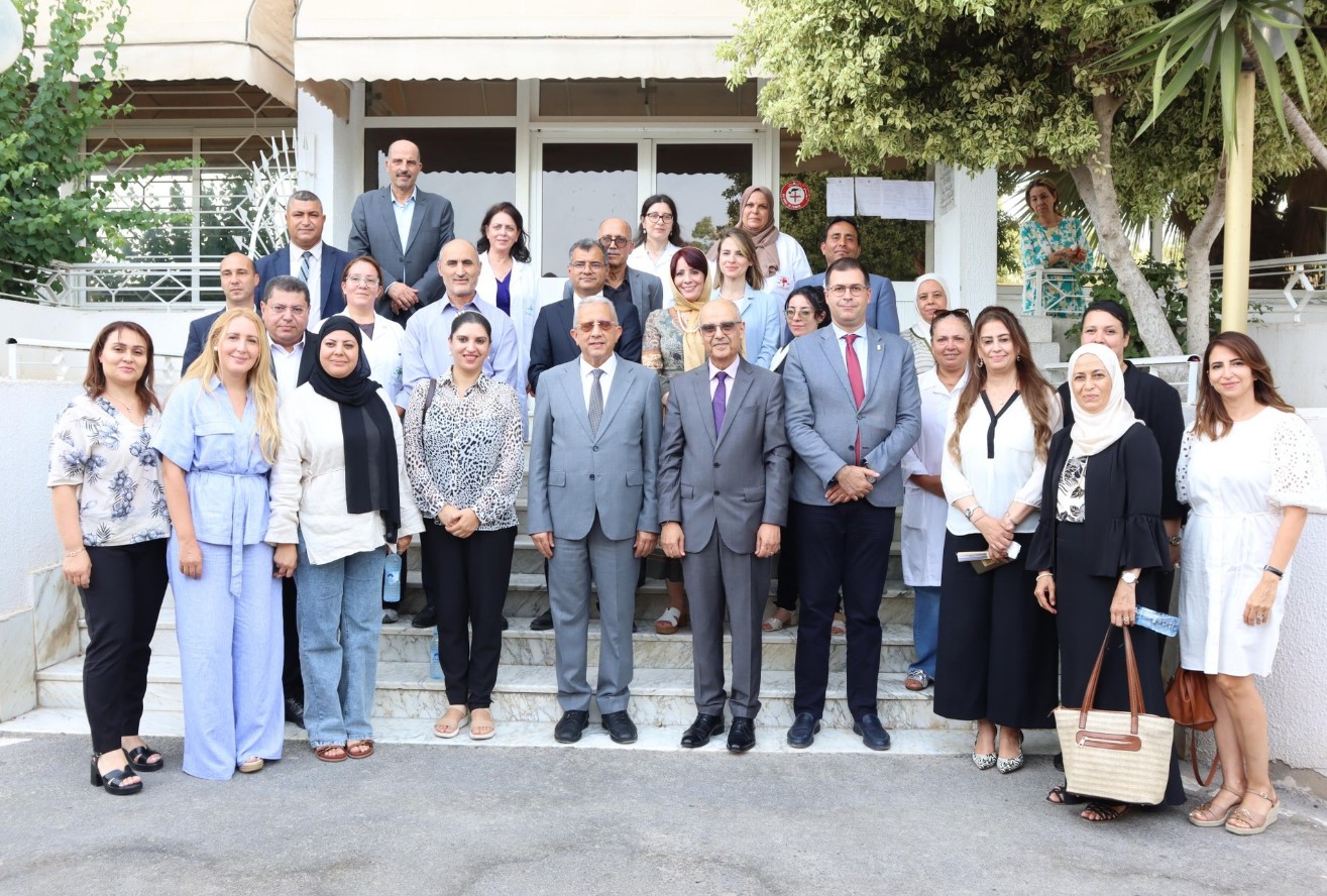 وزارة الصحــة: تكريم ممثل منظمة الصحّة العالمية بتونس إثر إنتهاء مهامه في تونس