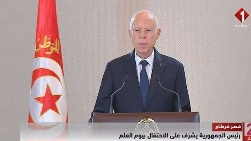 رئيس الجمهورية يُشرف على موكب الاحتفال بيوم العلم