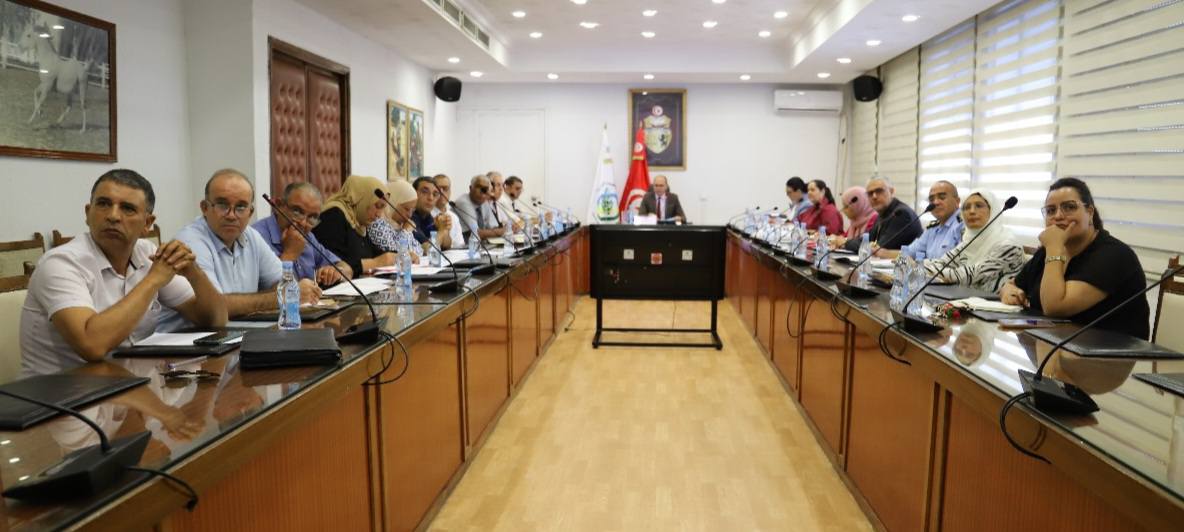 جلسة عمل حول تزويد السوق بالمنتجات الفلاحية