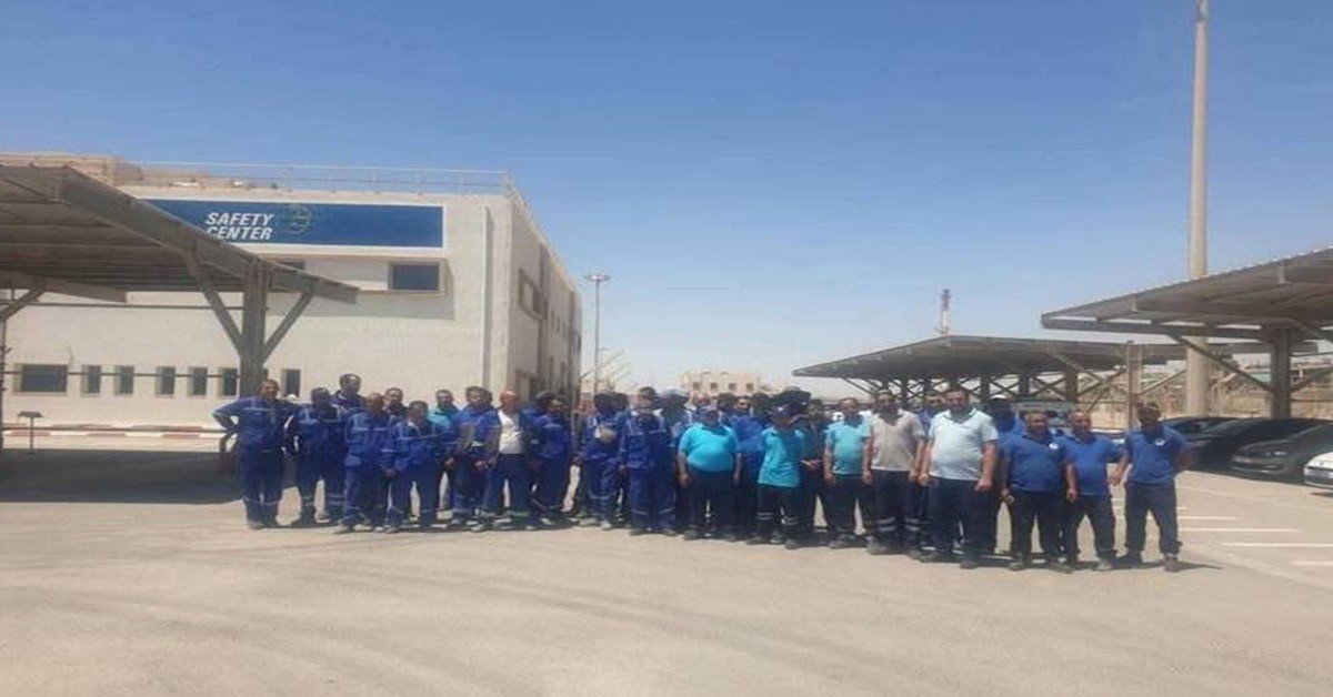 قابس: تواصل الاعتصام المفتوح لمجموعة من عمال المناولة بالمحطة النهائية لغاز الجنوب