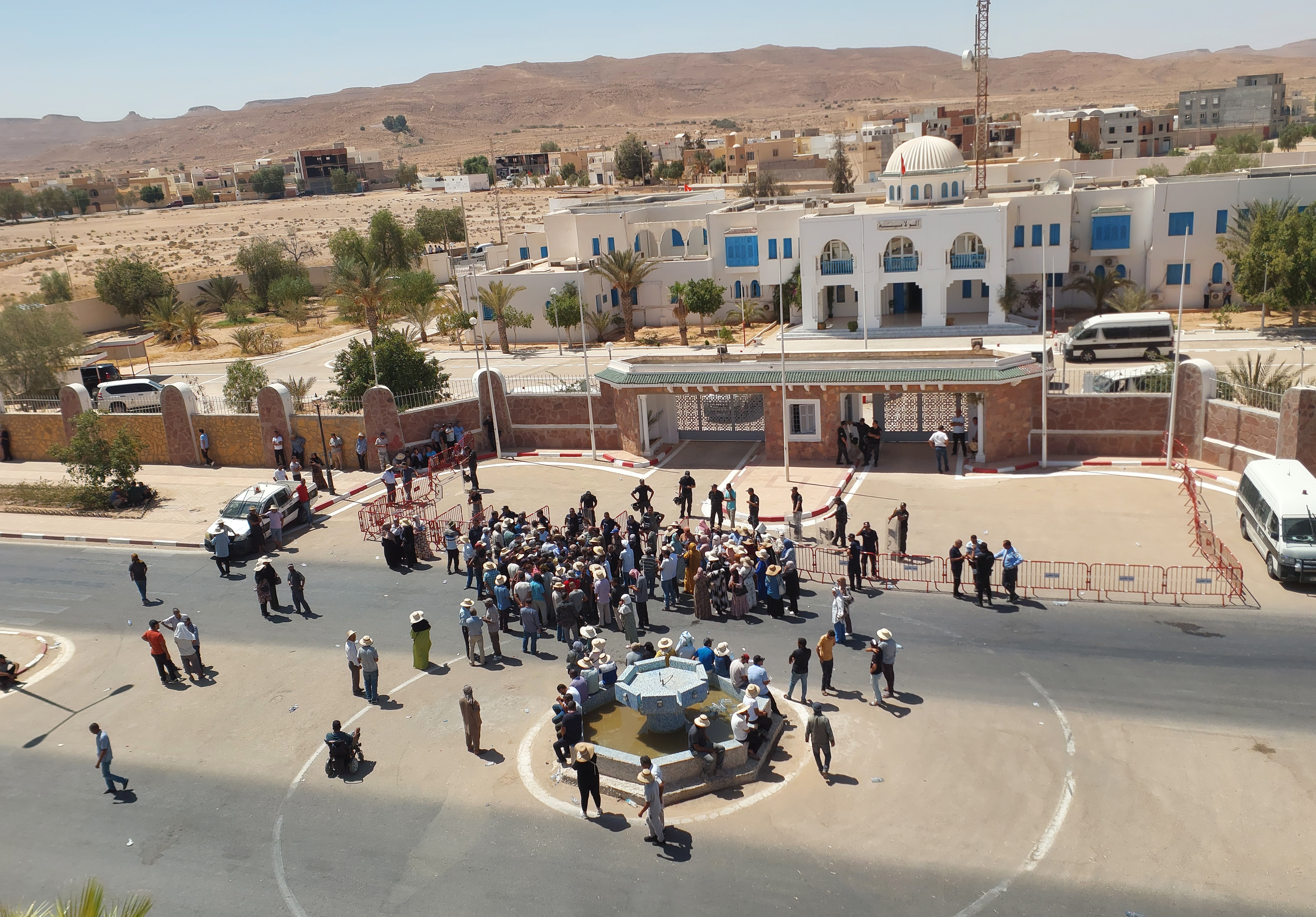  تطاوين : يوم غضب لاعوان واطارات شركة البستنة للمطالبة بصرف الاجور 