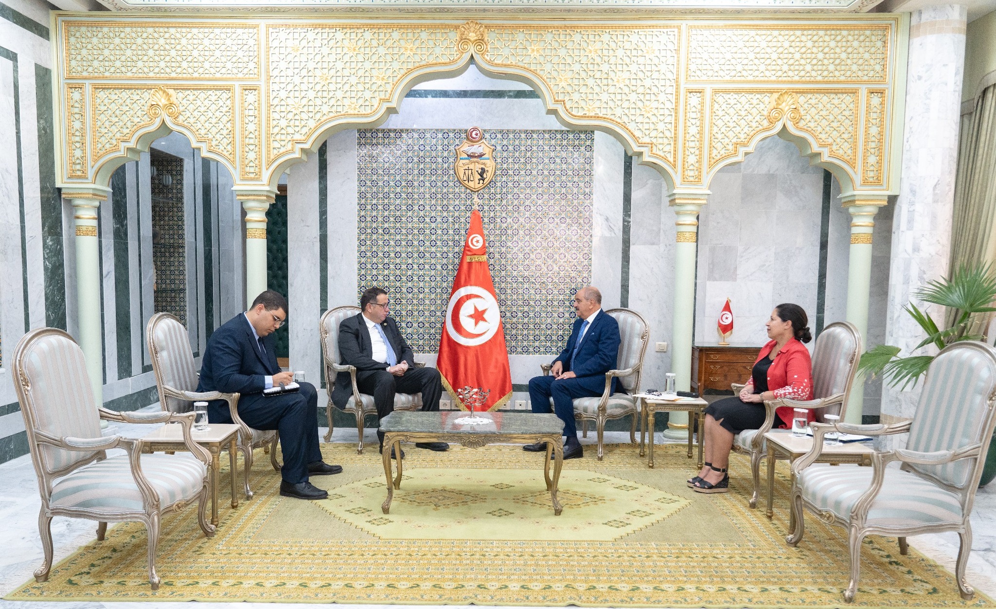 وزير الخارجية يتقبل اوراق اعتماد مدير مكتب منظمة العمل الدولية (OIT) لدى تونس والجزائر وليبيا والمغرب وموريتانيا.