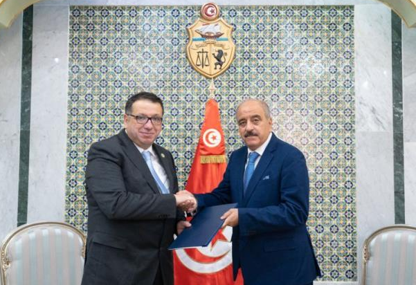 وزير الخارجية يتسلم أوراق عتماد مدير مكتب منظمة العمل الدولية لدى دول المغرب العربي