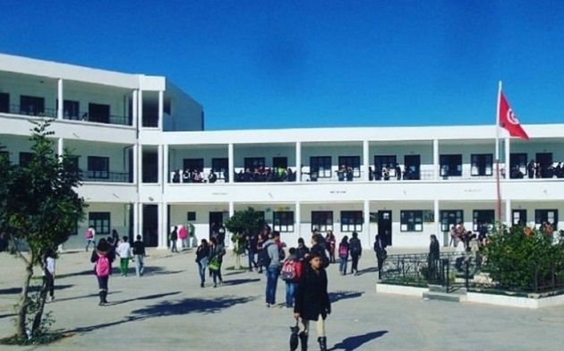 أريانة: مندوبية التربية تشرع في توزيع مخابر إعلامية و تجهيزات مدرسية على مختلف المؤسسات التربوية بالجهة