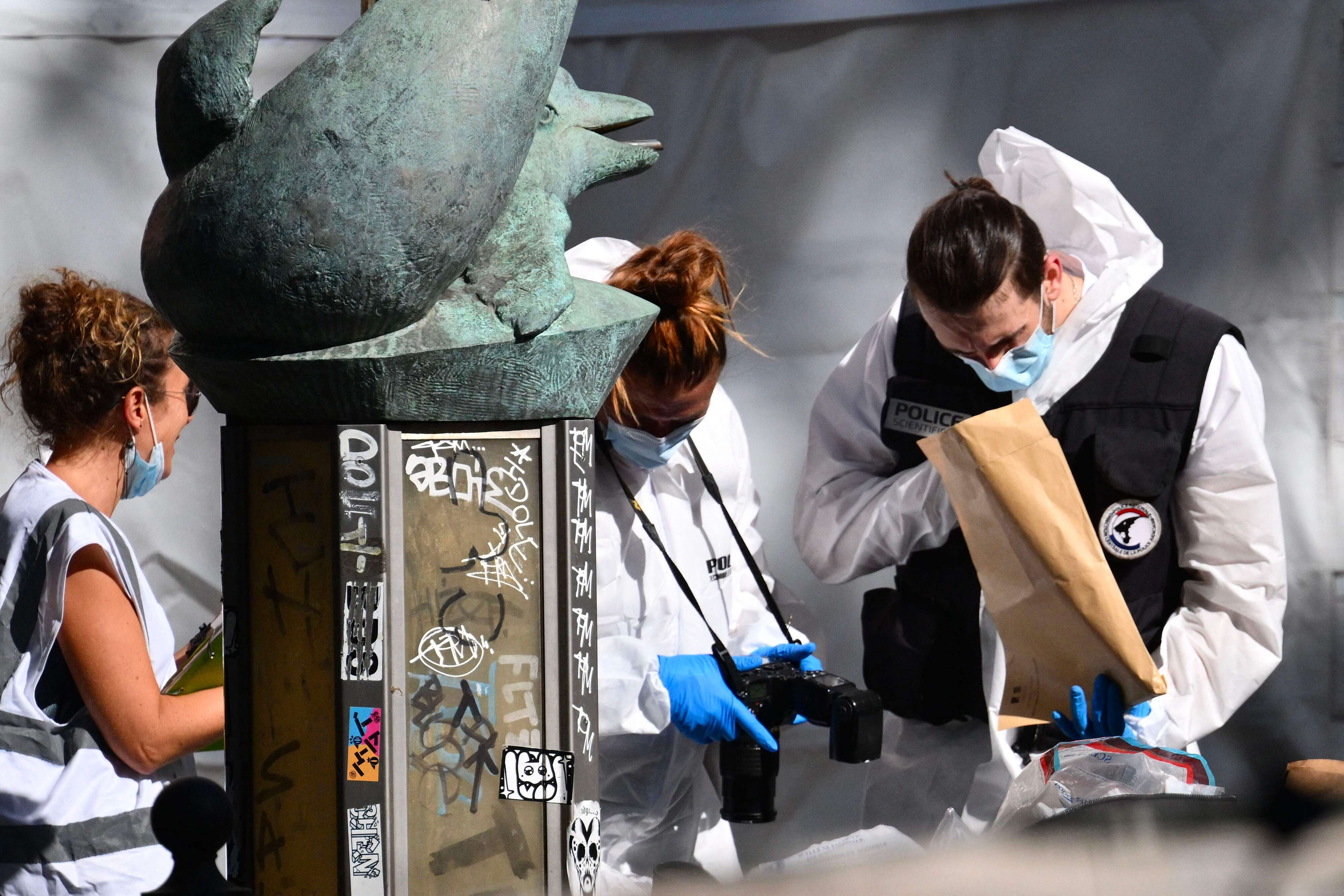 تونسي يطعن 5 أشخاص في مرسيليا قبل أن ترديه الشرطة الفرنسية قتيلا