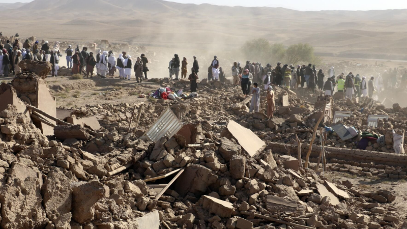 زلزال جديد يضرب إقليما أفغانيا منكوبا مع تجاوز عدد القتلى 1400