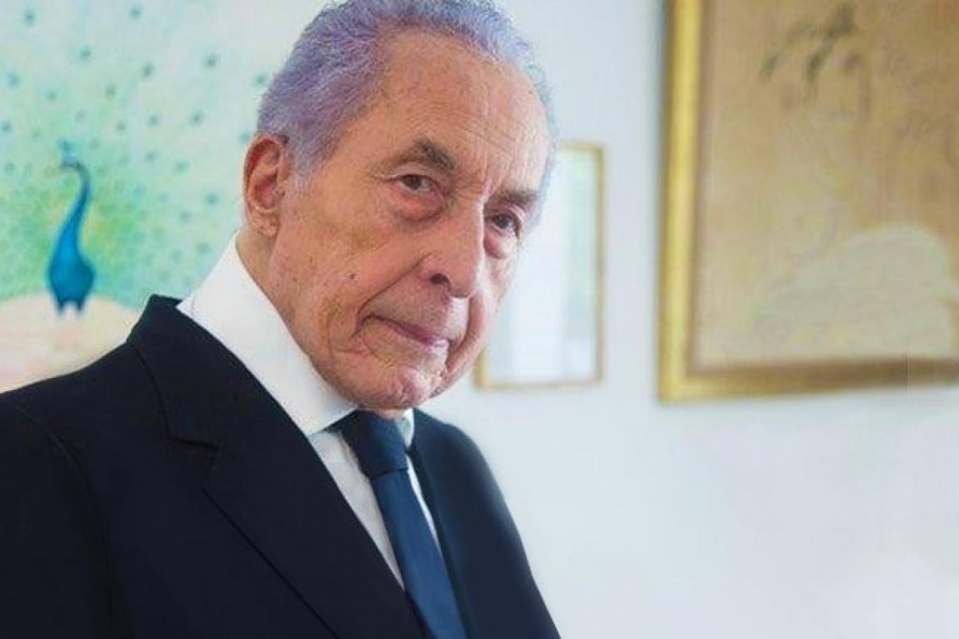 أسرة الفقيد الشاذلي القليبي تهب مكتبته الخاصة لدار الكتب الوطنية