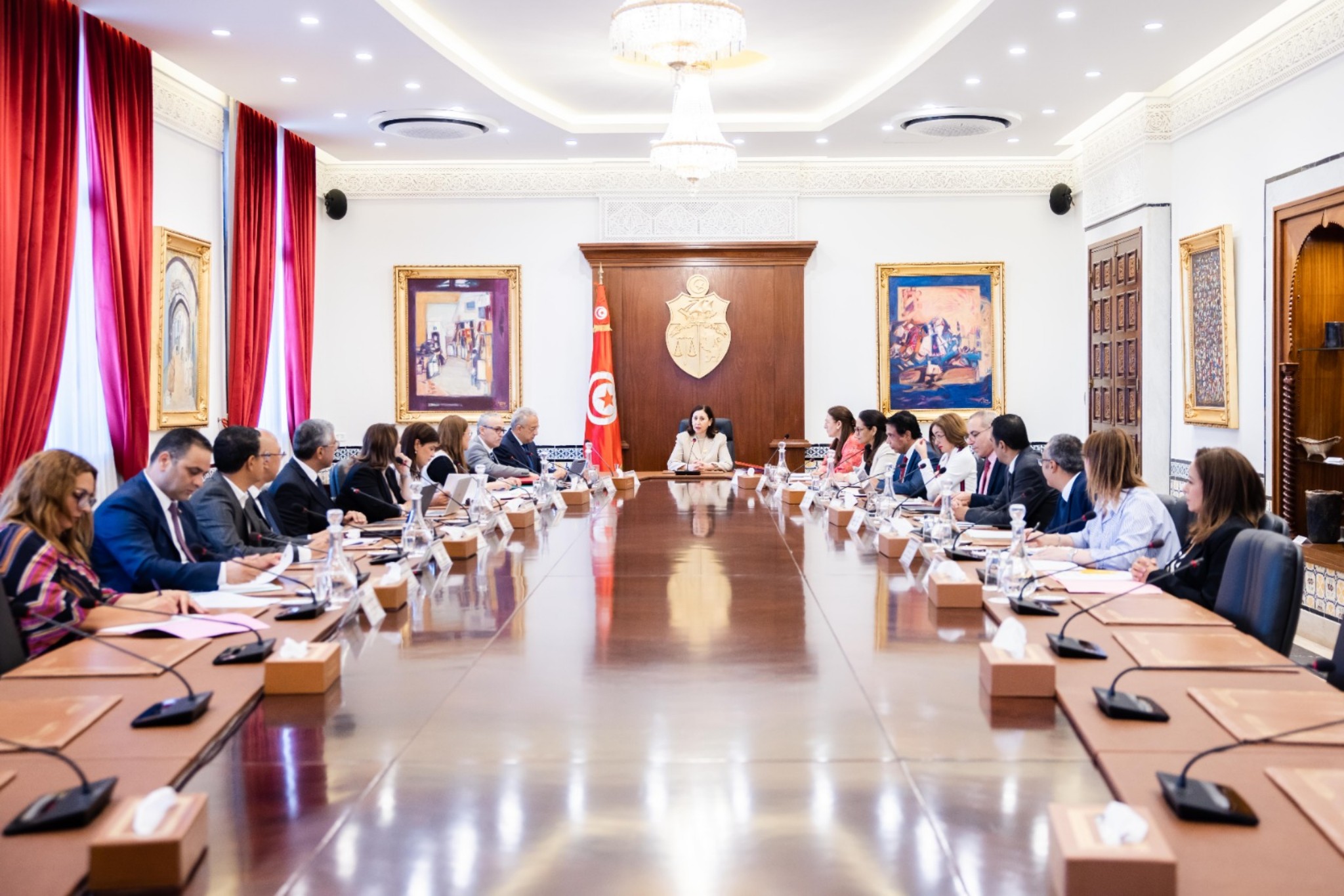 مجلس وزاري مضيق يقر جملة من الإجراءات لترشيد وحوكمة التصرف في المنظومة الدوائية