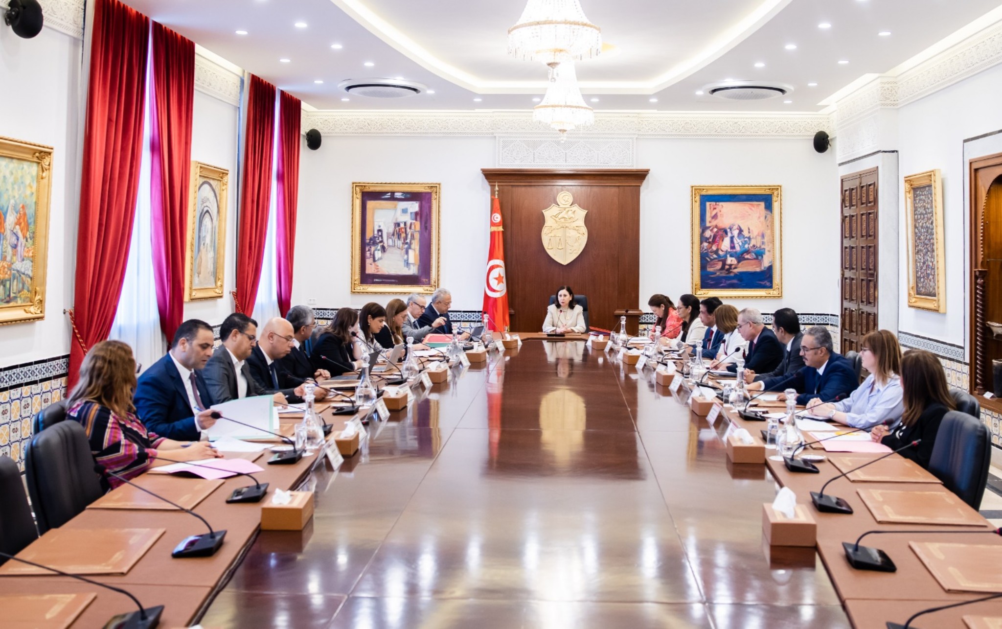   مجلس وزاري مضيق يقر جملة من الإجراءات لترشيد وحوكمة التصرف في المنظومة الدوائية