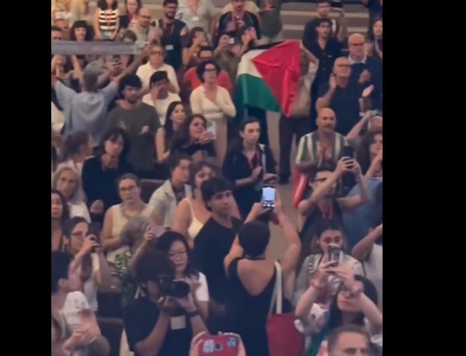 مهرجان البندقية: 24 دقيقة من التصفيق لفيلم "صوت هند رجَب" لكوثر بن هنية ودعوة إلى وقف الإبادة في فلسطين
