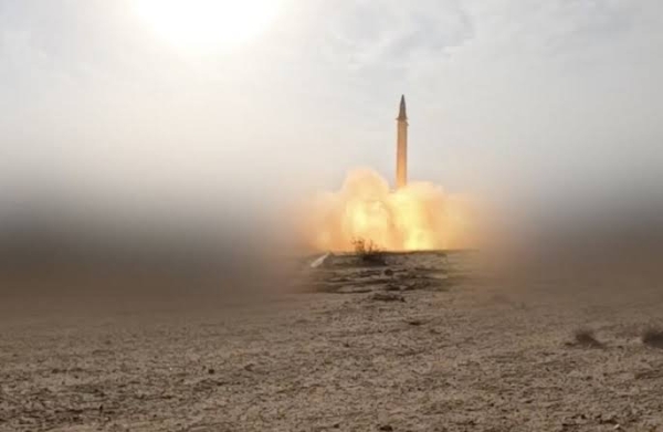 الحوثيون يعلنون استهداف مطار بن غوريون في تل أبيب بصاروخ باليستي