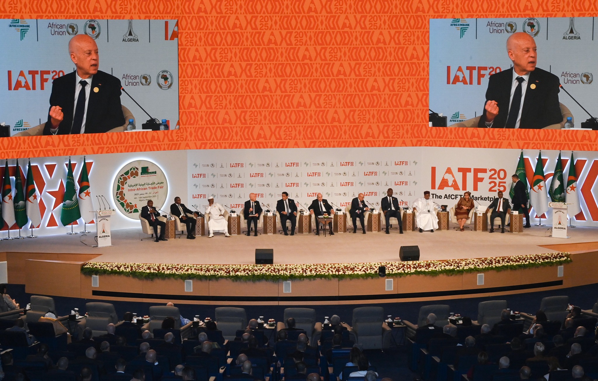 رئيس الدولة: "يجب أن نتعاون حتى تنال الشعوب المُضطهدة حظها وينال الفلسطينيون حقهم كاملا على كل أرض فلسطين"