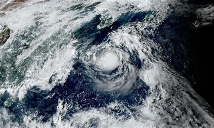 العاصفة الاستوائية "بيباه" تضرب ولاية واكاياما اليابانية