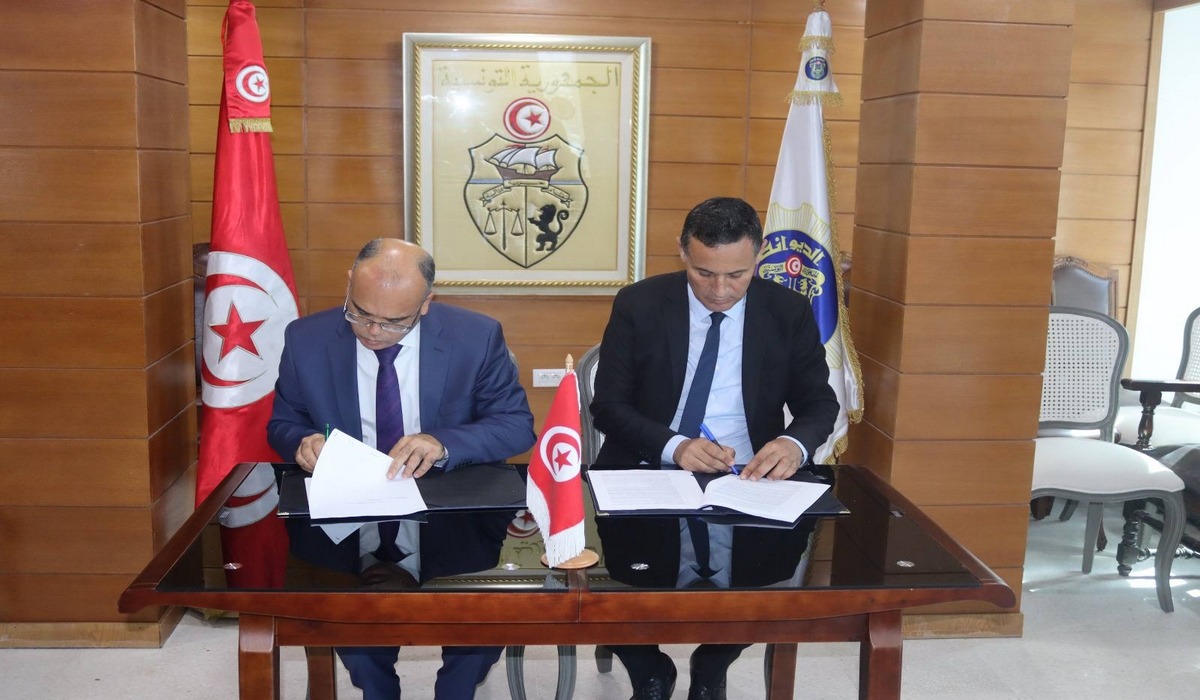 توقيع عقد إيداع شفرات البرمجيات خلال فترة إنجاز المشروع الخاص بالنظام المعلوماتي الجديد للديوانة سند2 لدى المركز الوطني للإعلامية