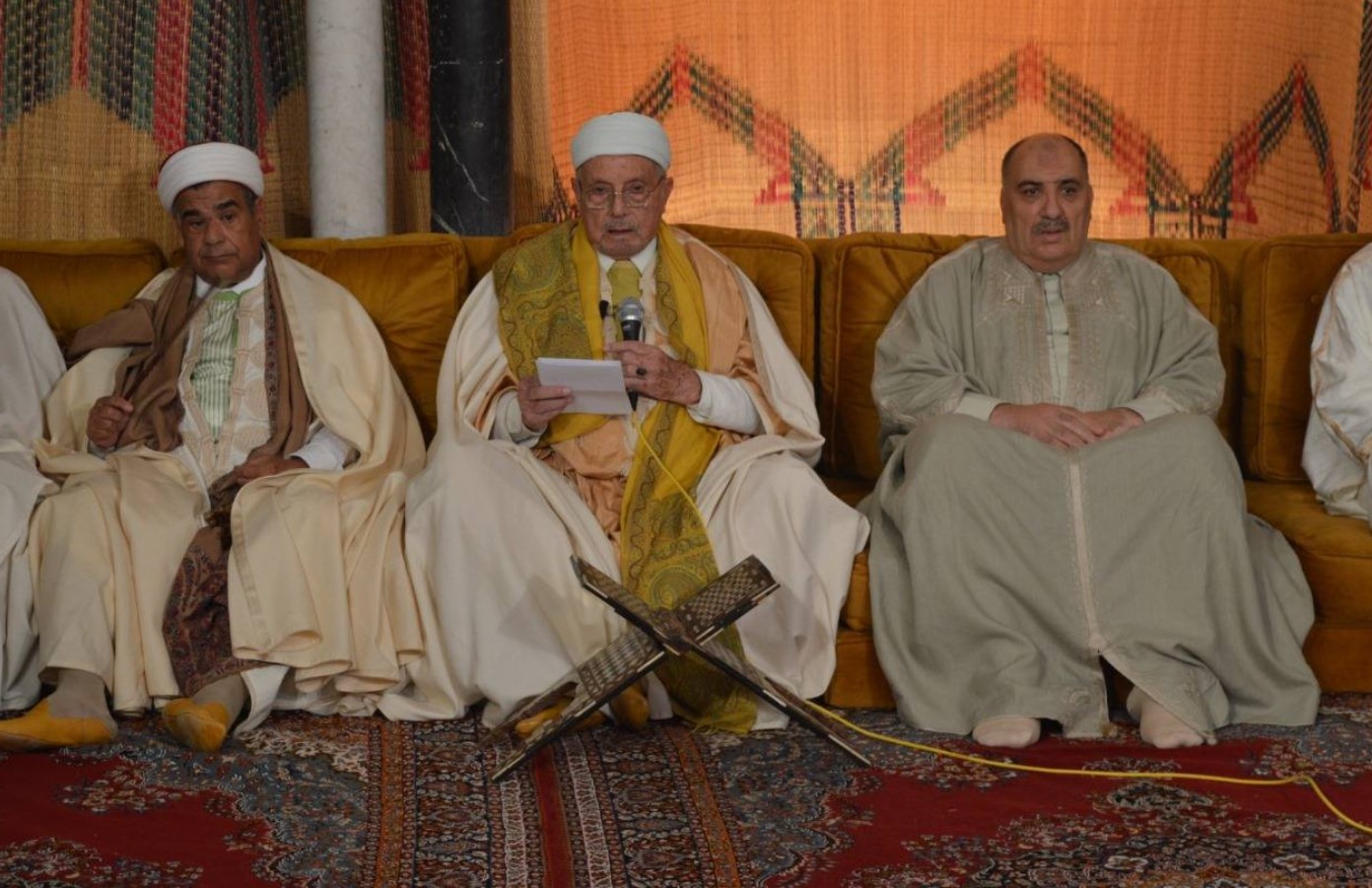 وزير الشؤون الدّينية وسماحة مفتي الجمهورية يُشرفان على موكب ديني في جامع الزّيتونة المعمور