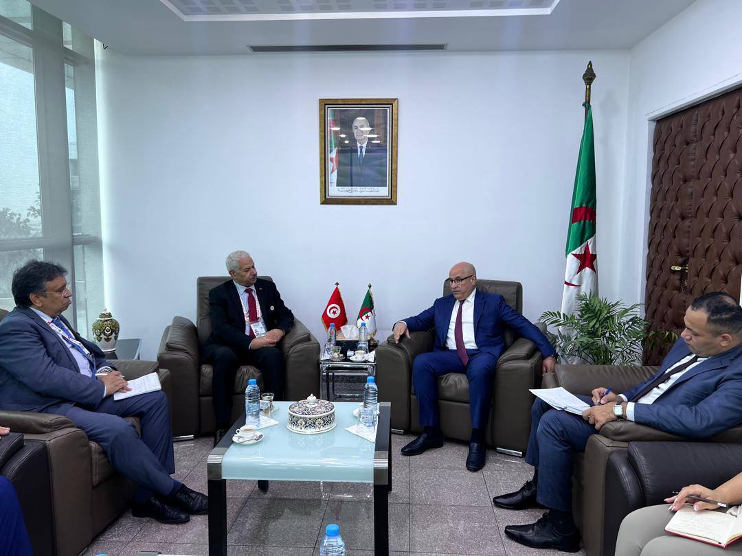 الجزائر: وزير التجارة  يلتقي وزير التجارة الداخلية وضبط السوق الداخلية الجزائري.