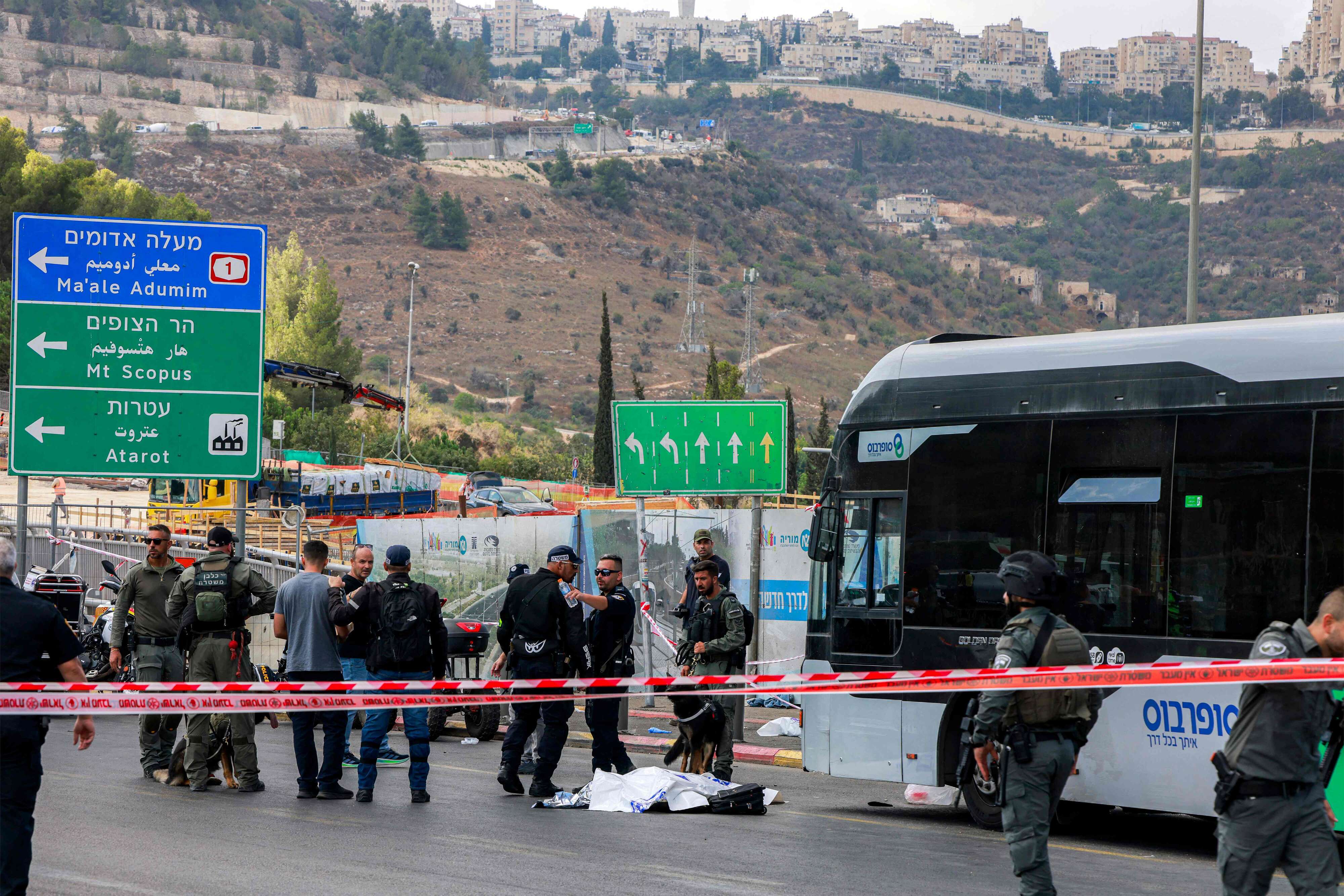 بالفيديو: ارتفاع حصيلة قتلى  عملية القدس الى 5
