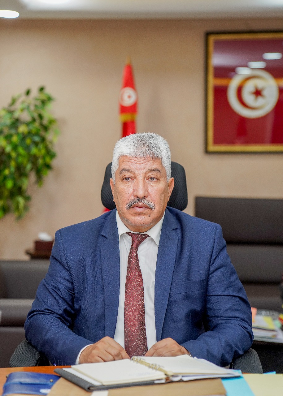 الدعوة إلى تعزيز مكانة التكوين المهني و جعله خيارا استراتيجيا في إعداد الموارد البشرية.